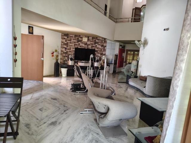 3 BHK Villa in Alkapuri for resale Vadodara. The reference number is 20358355