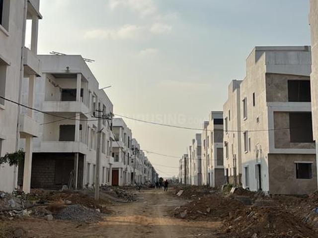 3 BHK Villa in Beeramguda for resale Sangareddy. The reference number is 19856141