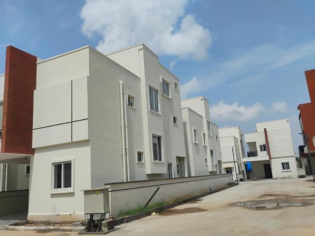 3 BHK Villa in Bhanur for resale Sangareddy. The reference number is 19720581