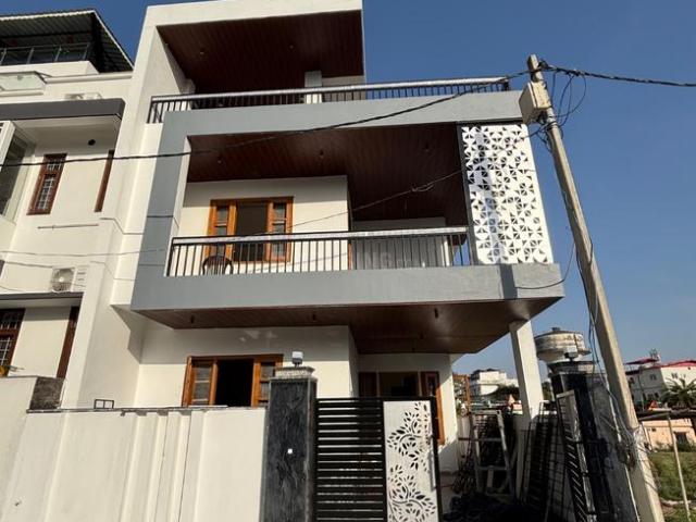 3 BHK Villa in Canal Road for resale Dehradun. The reference number is 20064961