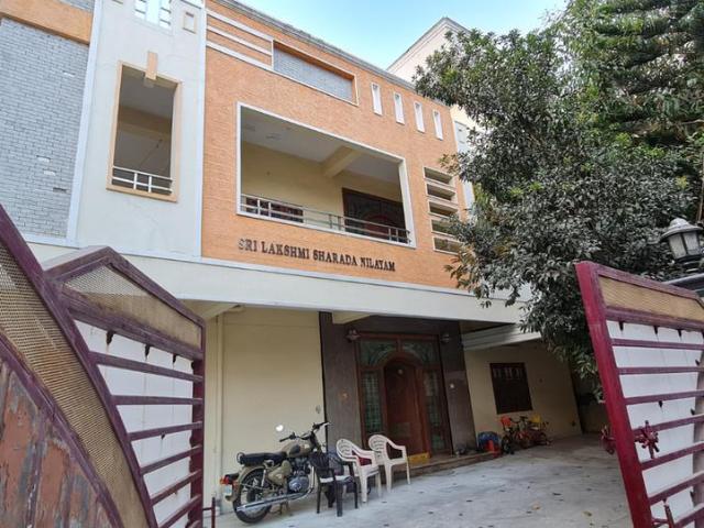 3 BHK Villa in Chandanagar for resale Hyderabad. The reference number is 6055022
