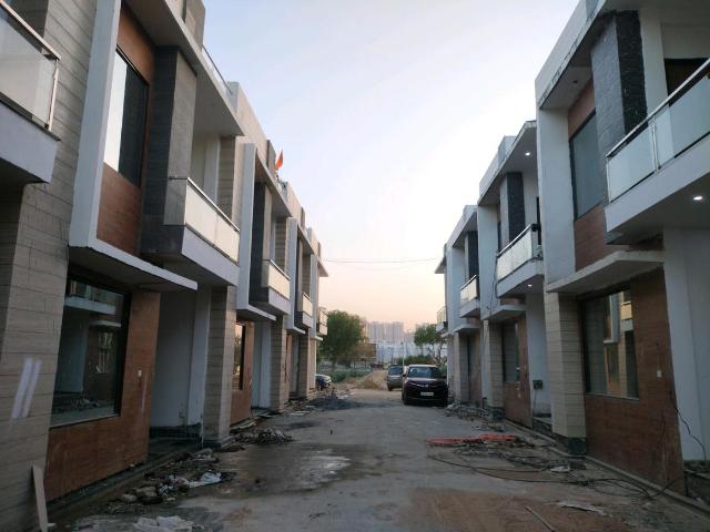 3 BHK Villa in Chipiyana Buzurg for resale Ghaziabad. The reference number is 16914868