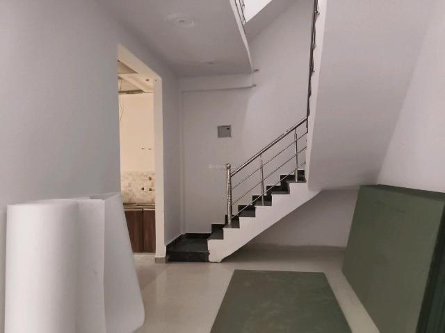 3 BHK Villa in Chipiyana Buzurg for resale Ghaziabad. The reference number is 17123497