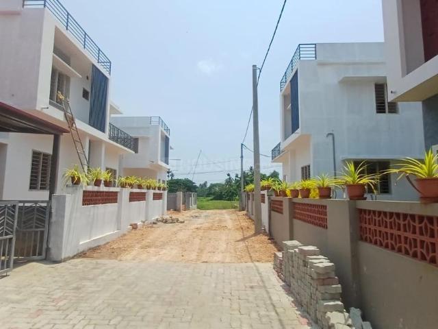 3 BHK Villa in Edappally for resale Kochi. The reference number is 20204882