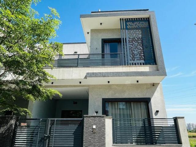 3 BHK Villa in Gazipur for resale Zirakpur. The reference number is 20148520
