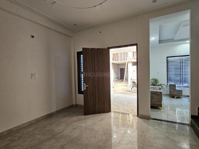 3 BHK Villa in Chipiyana Buzurg for resale Ghaziabad. The reference number is 17087342