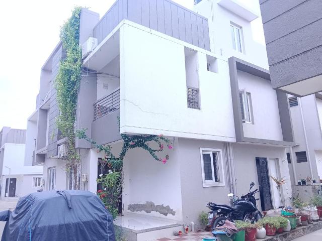 3 BHK Villa in Pipan for rent Ahmedabad. The reference number is 20467303