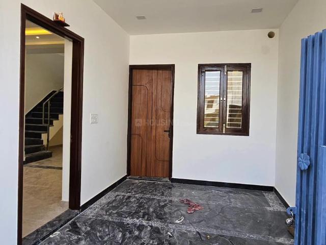 3 BHK Villa in Shastripuram for resale Agra. The reference number is 20912420