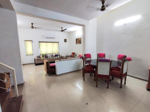 3 BHK Villa in Shela for rent Ahmedabad. The reference number is 20581364
