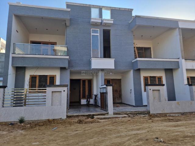 3 BHK Villa in Sikandra for resale Agra. The reference number is 16889372