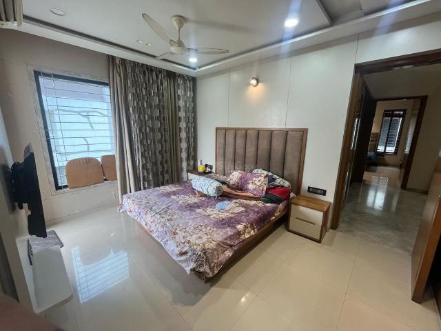 3 BHK Apartment in Chala for rent Vapi. The reference number is 19636574