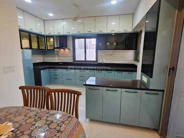 3 BHK Apartment in Chandkheda for rent Ahmedabad. The reference number is 19950647