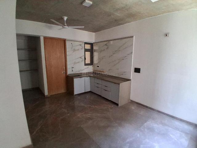 3 BHK Apartment in Chandkheda for rent Ahmedabad. The reference number is 20476994