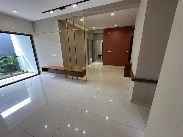 3 BHK Apartment in Chandkheda for resale Ahmedabad. The reference number is 19352687