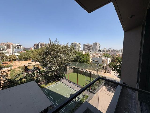 3 BHK Apartment in Chandkheda for resale Ahmedabad. The reference number is 19737947