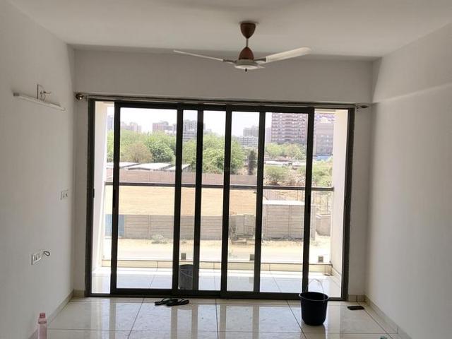 3 BHK Apartment in Chandkheda for resale Ahmedabad. The reference number is 19992821
