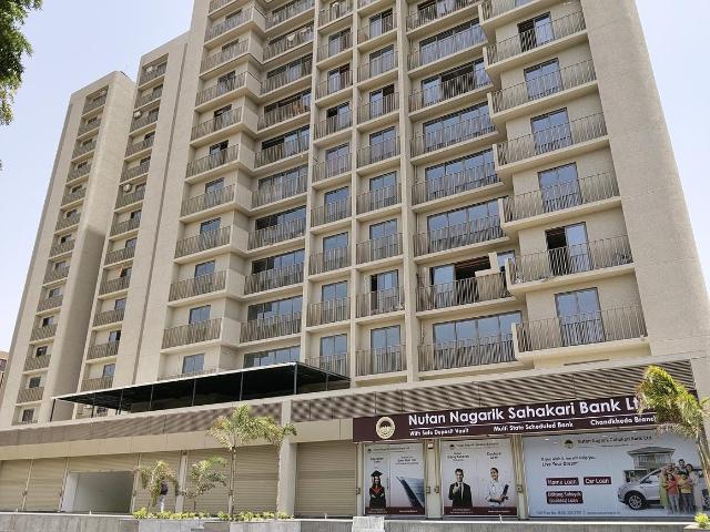 3 BHK Apartment in Chandkheda for resale Ahmedabad. The reference number is 20351161