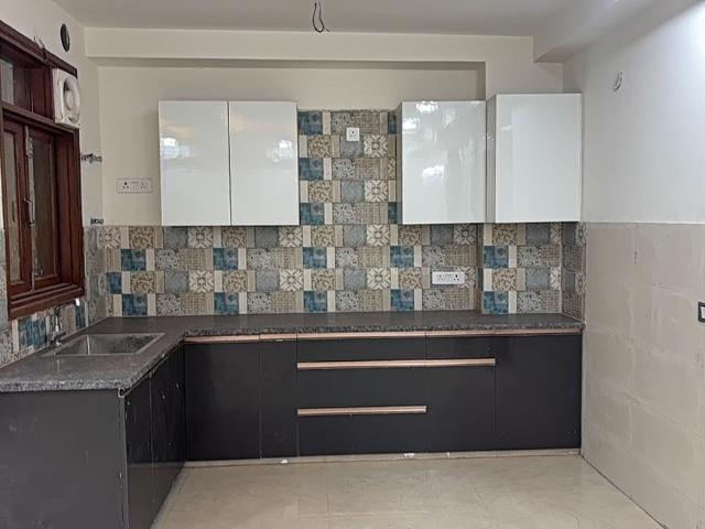 3 BHK Apartment in Chhattarpur for resale New Delhi. The reference number is 18811470