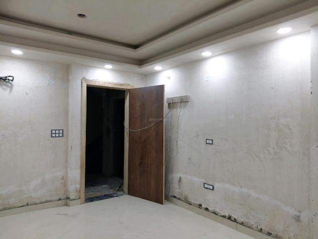3 BHK Apartment in Chhattarpur for resale New Delhi. The reference number is 19771636