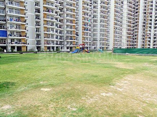 3 BHK Apartment in Crossings Republik for rent Ghaziabad. The reference number is 19989657