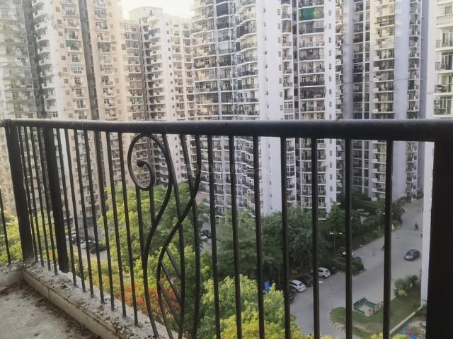 3 BHK Apartment in Crossings Republik for rent Ghaziabad. The reference number is 20007027