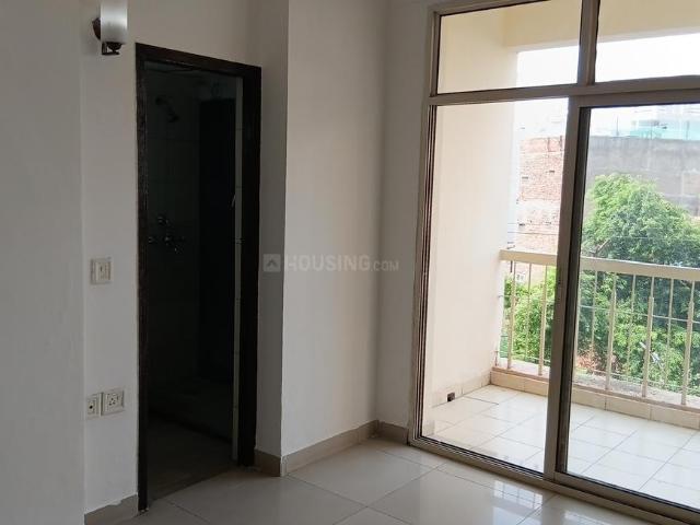 3 BHK Apartment in Crossings Republik for resale Ghaziabad. The reference number is 20882776