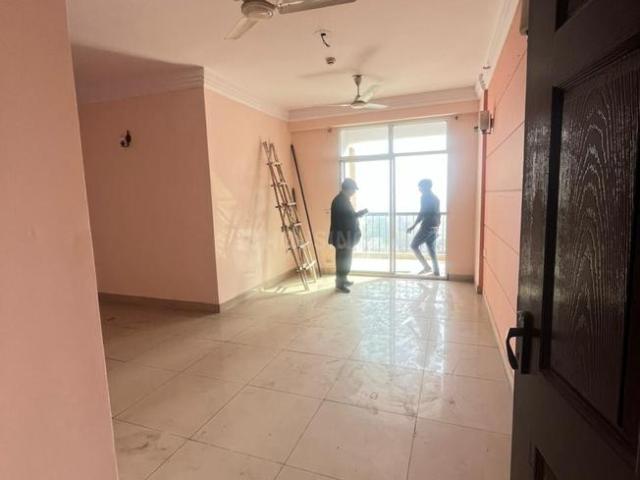3 BHK Apartment in Crossings Republik for resale Ghaziabad. The reference number is 19637297