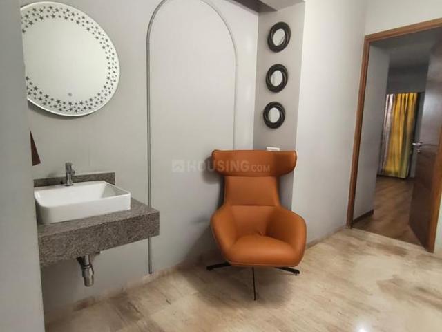 3 BHK Apartment in Ambawadi for rent Ahmedabad. The reference number is 19987078