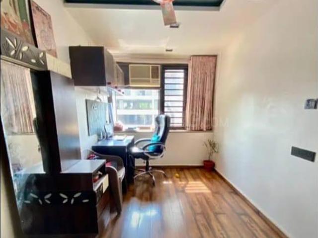 3 BHK Apartment in Ambawadi for rent Ahmedabad. The reference number is 12657582