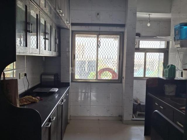 3 BHK Apartment in Ambawadi for rent Ahmedabad. The reference number is 20282054