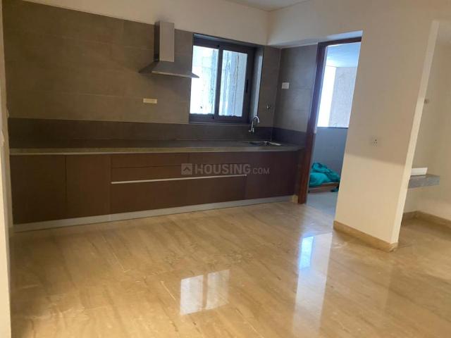 3 BHK Apartment in Ambawadi for rent Ahmedabad. The reference number is 20429485
