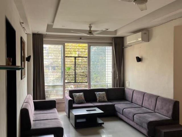3 BHK Apartment in Ambawadi for rent Ahmedabad. The reference number is 20697798