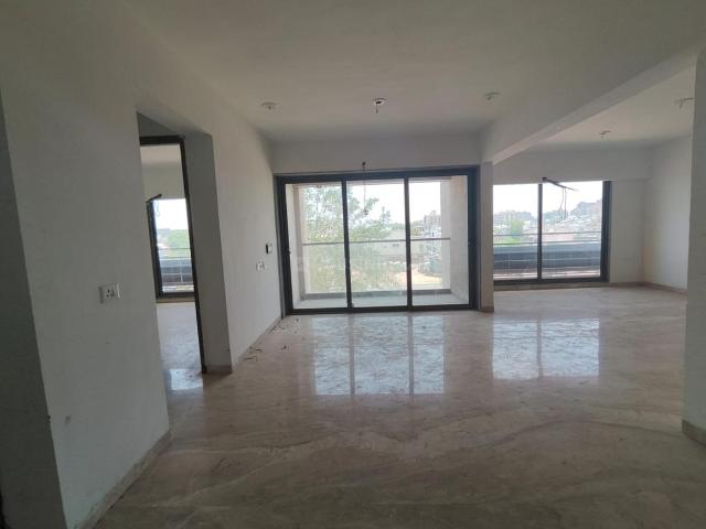 3 BHK Apartment in Ambawadi for resale Ahmedabad. The reference number is 20542270