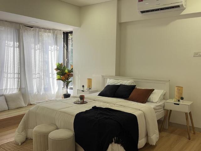 3 BHK Apartment in Andheri West for resale Mumbai. The reference number is 20476177