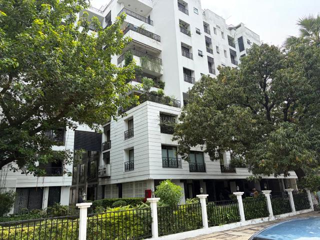 3 BHK Apartment in Alipore for resale Kolkata. The reference number is 20639831