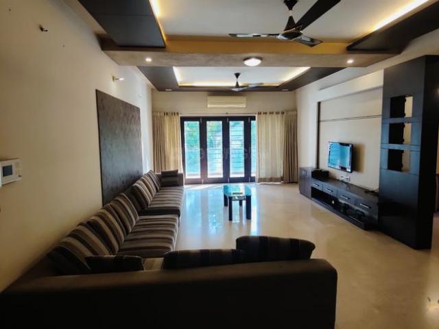 3 BHK Apartment in Alkapuri for rent Vadodara. The reference number is 15821470