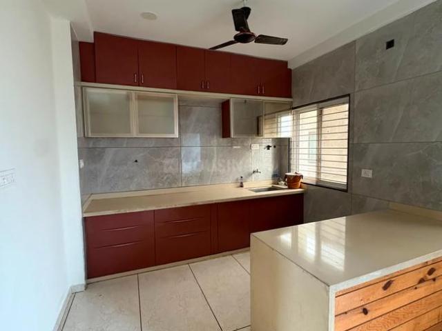 3 BHK Apartment in Alkapuri for rent Vadodara. The reference number is 20918561