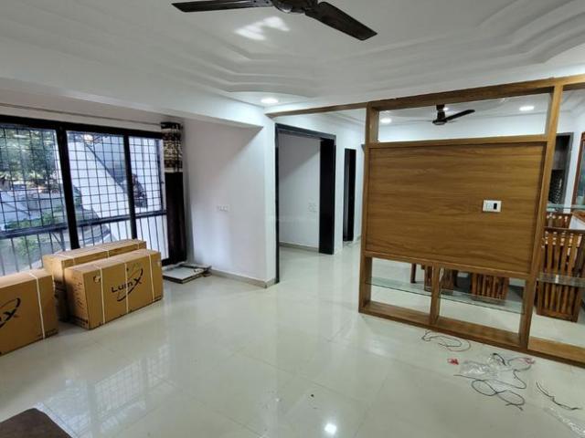 3 BHK Apartment in Athwa for rent Surat. The reference number is 10783897