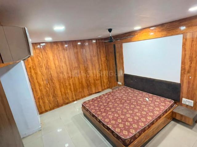 3 BHK Apartment in Athwa for rent Surat. The reference number is 20698219