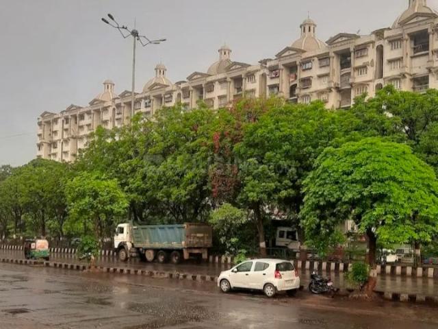 3 BHK Apartment in Athwa for rent Surat. The reference number is 20228067