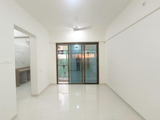 3 BHK Apartment in Borivali West for resale Borivali. The reference number is 17311105