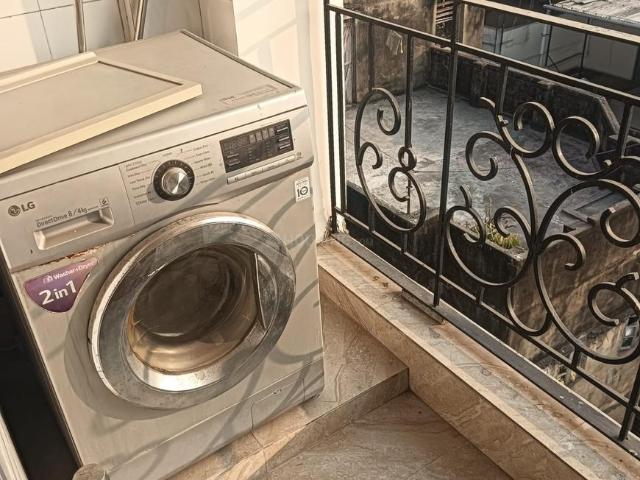3 BHK Apartment in Ballygunge for resale Kolkata. The reference number is 20699109