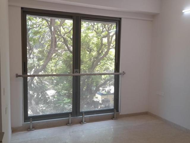 3 BHK Apartment in Bandra East for resale Mumbai. The reference number is 19560401