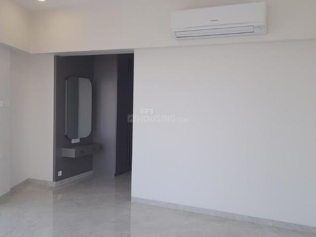 3 BHK Apartment in Bandra East for resale Mumbai. The reference number is 19560462