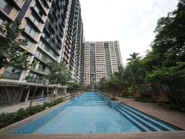 3 BHK Apartment in Bandra East for resale Mumbai. The reference number is 20004274