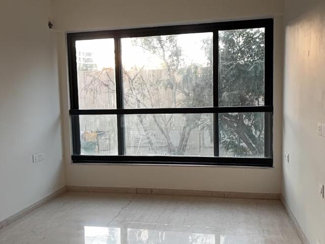 3 BHK Apartment in Bandra East for resale Mumbai. The reference number is 20016536
