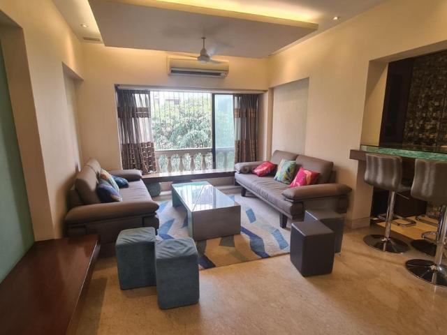 3 BHK Apartment in Bandra West for rent Mumbai. The reference number is 20623172