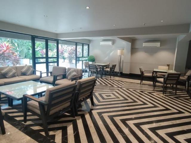 3 BHK Apartment in Bandra West for resale Mumbai. The reference number is 19866564