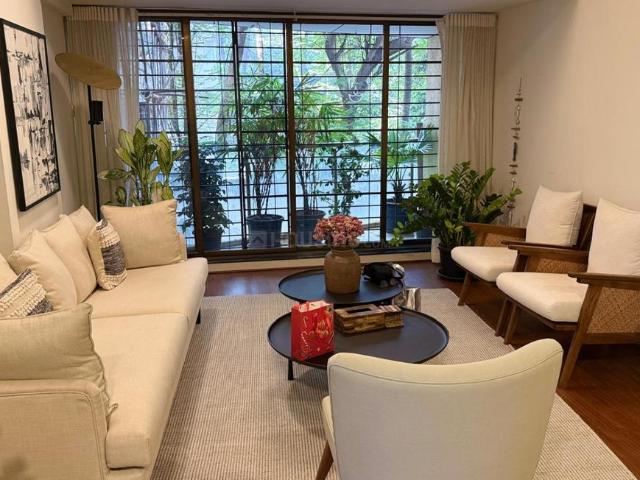 3 BHK Apartment in Bandra West for resale Mumbai. The reference number is 20439044