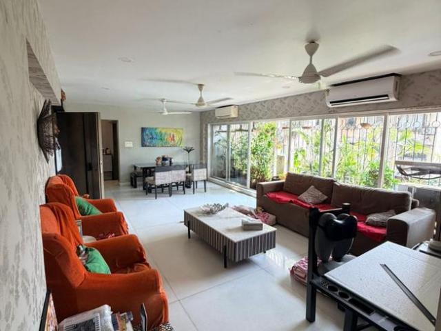 3 BHK Apartment in Bandra West for resale Mumbai. The reference number is 20583256